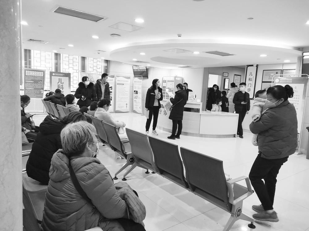 肺炎|肺炎高发，患者扎堆就医医生提醒：少去人流密集场所，家中多通风