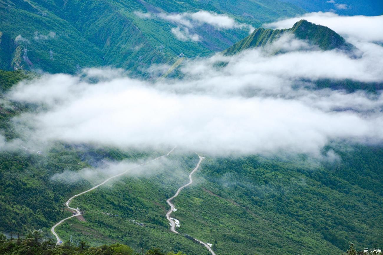 贡嘎穿越丨雪山神湖，云海晚霞，古寺星辰，总有一处风景能温暖你