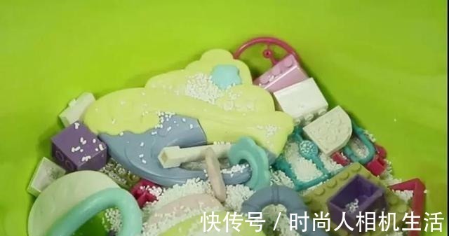 发黄的衣服不要丢,这个“绝招”,可以清洗得干净,涨知识了!