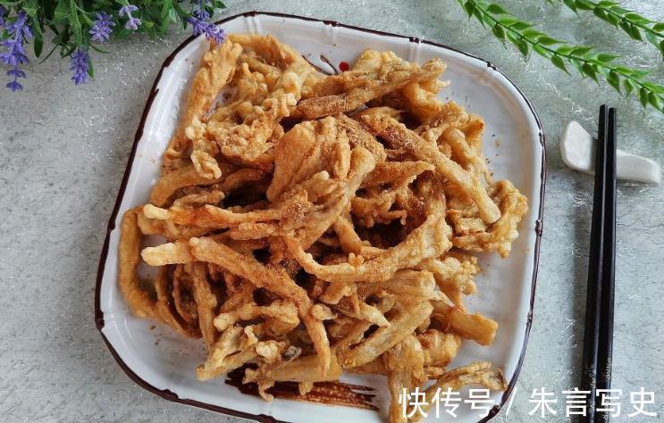 炸蘑菇|炸蘑菇总是回软？多半是没有掌握窍门，牢记4点，出锅后香酥可口
