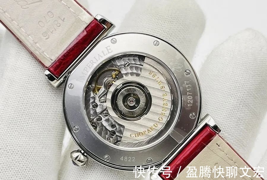 评测&萧邦IMPERIALE系列女士腕表v3间金款详细评测解析!