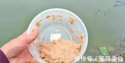 食盐|钓鱼,用2勺食盐,偷偷放在饵料里,大鱼狂咬不止