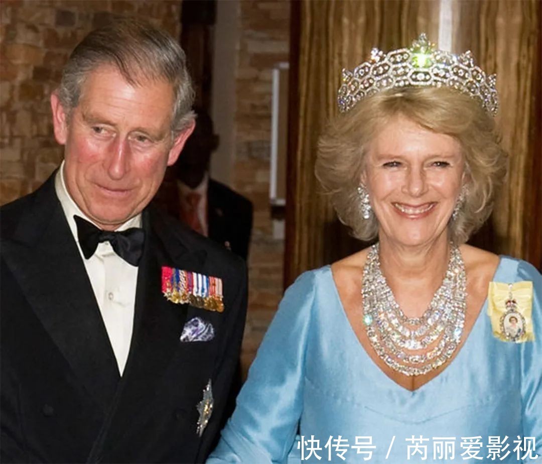 情人|卡米拉的蛇形项链：20年前做情人时查尔斯送的，蛇蝎气质一目了然