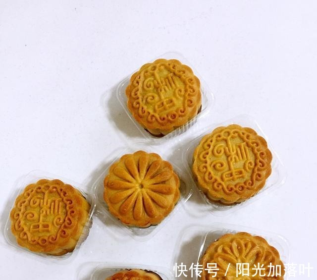 红豆沙|月饼不用买，自己在家也能做，自制更放心！