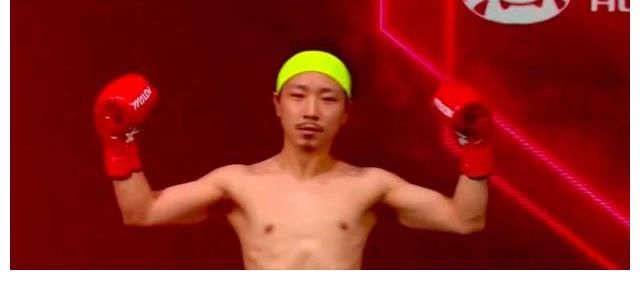嘉年華|曹云金贏下拳賽，比賽途中竟然搞偷襲？網友：向佐不屑跟你打
