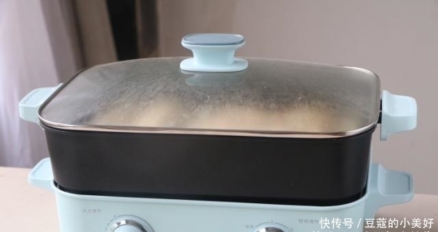 上桌|别蒸包子,教你懒人吃法,卷一卷8分钟出锅,早餐上桌准吃光