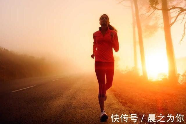 缅甸|缅甸女医生转型做模特,完美身材惹人羡慕,坦言:健身是关键