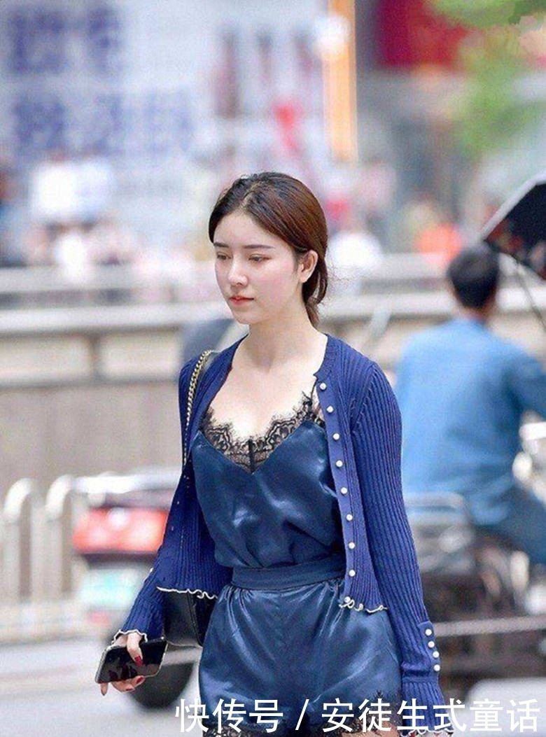 小姐姐|街拍:盛世美颜小姐姐,身材凹凸成熟、火爆性感,你最喜欢哪个?