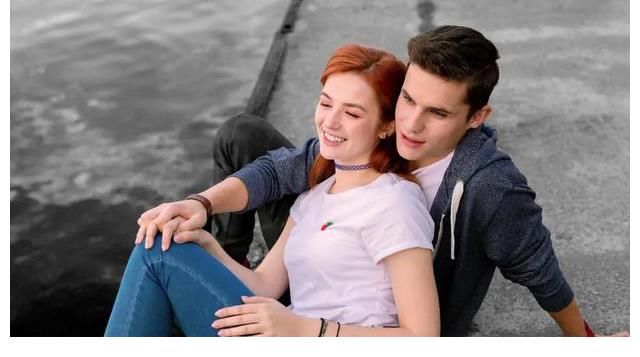 《機智的戀愛》：快來圍觀！這倆女孩好手段，逼得男人為愛癡狂