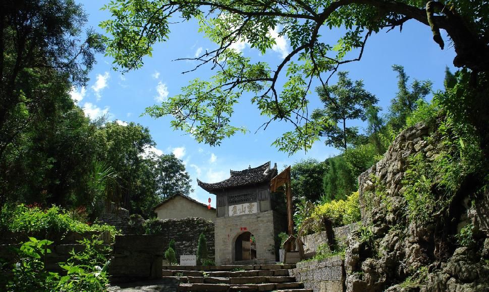 油炸鸡蛋糕|2天2夜安顺旅游攻略来啦，快收拾行囊准备出发吧~