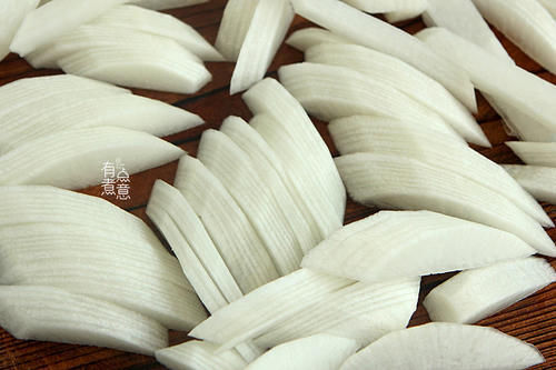 入秋后,此菜要多吃,维C是雪梨10倍,才2元1斤,腌着吃又脆又香