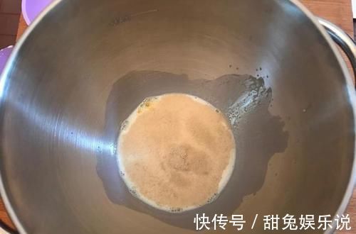 自己做面包太难了？这款鸡蛋奶油卷，简单易做，超适合新手学习！