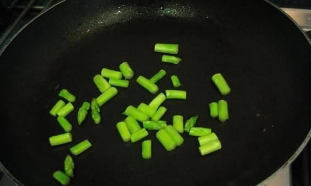 我做的茄子一上桌老少都抢着吃,不吃3碗饭不下桌,味道香死了