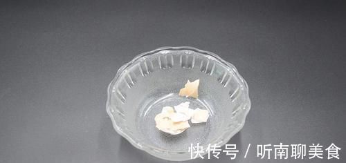 家里有养花的抓紧看看，学会这招，不烂根不生虫，花草越长越茂盛