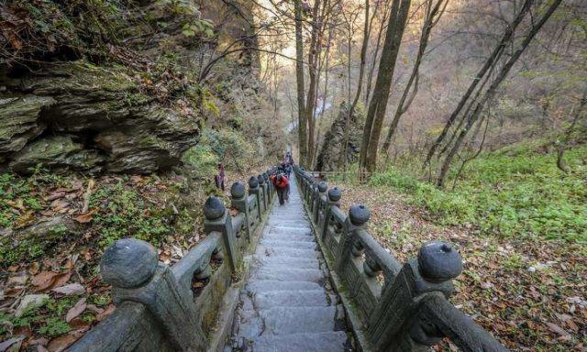 名山大川|中国最赚钱的山，一张门票230元，年收入超52亿是黄山的10倍