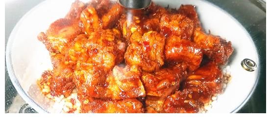 糯米|五花肉要怎么做才好吃呢？加上两颗鸡蛋，比红烧还要香