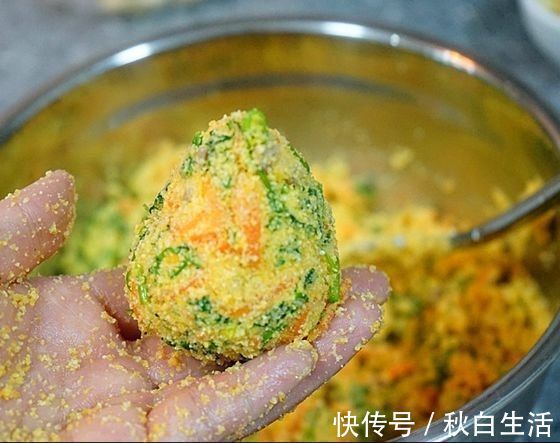 家人|玉米面窝窝头这样做,营养健康又香软美味,一上桌就被家人抢着吃