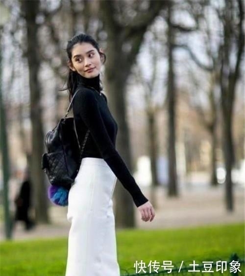 街拍富有活力的小姐姐,秀出青春活力范,哪一位最美