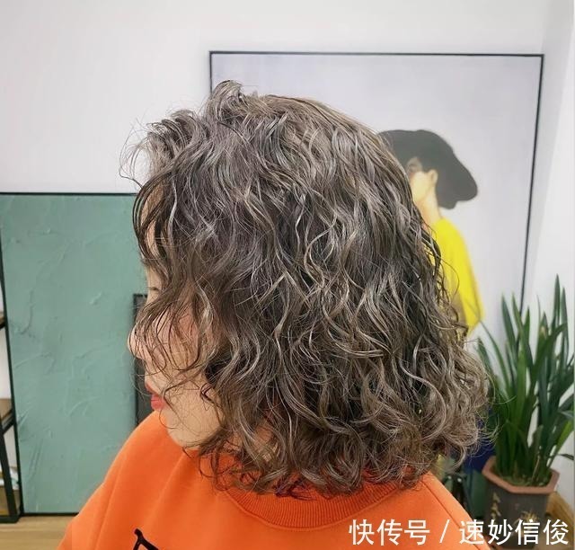 小卷|春节发型别乱剪,14款新时尚发型送给你,剪完让你颜值翻倍