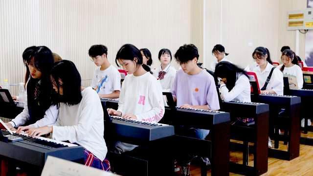 为什么学前教育专业格外引人注意？女生学这个专业就业率非常高