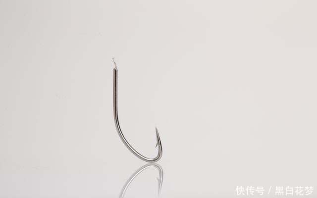 野钓鲫鱼还在选袖钩?这几款钩型大小通杀还不跑鱼