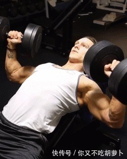 撸铁|臂围45cm,二头肌似小山包的猛汉奶爸,还自带肌肉抽筋绝活