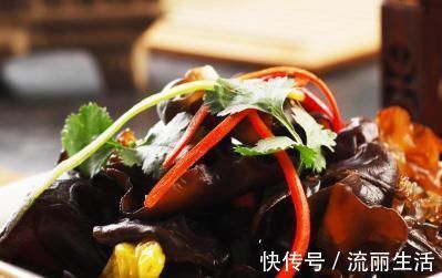 降脂|黑木耳是降脂、防血栓高手!但医生说:这几类人一口也不要吃