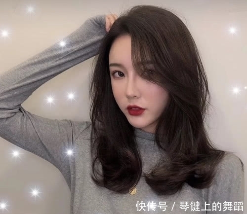 卷发|大圆脸、方脸女生福音！几款时髦发型了解下，显瘦可不止一点