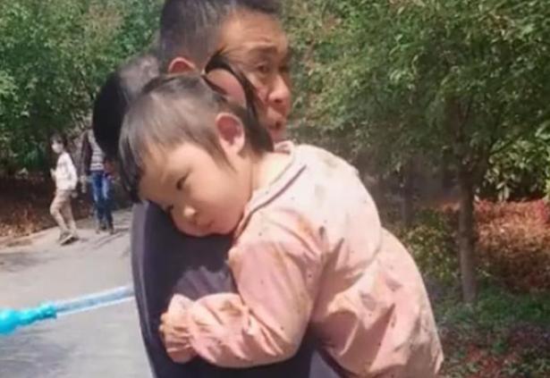 爷爷|爷爷给孙女起名“子怡”,却遭到宝妈的极力反对:你看看你姓啥