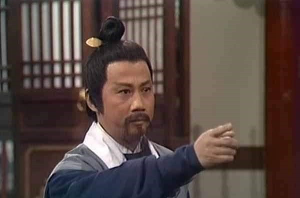 成名|杨过成名后回去给杨康立碑,为何对葬在庙外的穆念慈不管不顾?