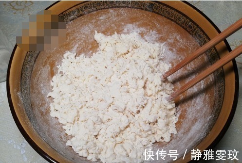 一个萝卜，2个鸡蛋，不用发面，教你这样做馅饼，营养又味美