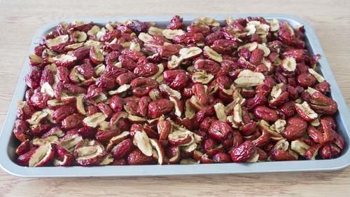 大碗|自制万能枣泥馅,不去皮不加糖,细腻又香甜,2斤红枣能做一大碗