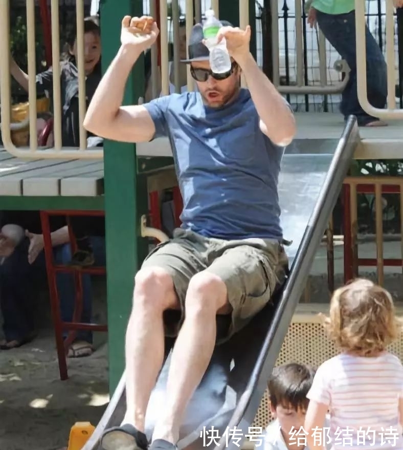 妈妈们|不要让男人单独带娃，因为画面太美了