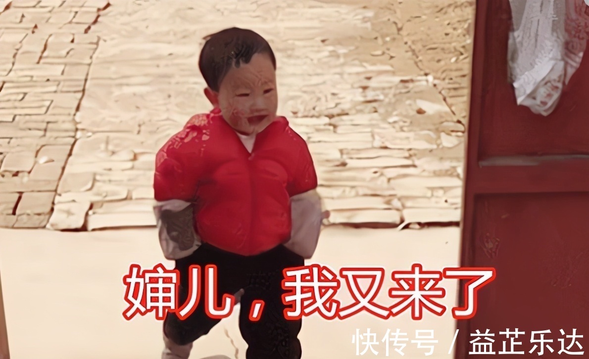 父母|小学生去派出所写作业火了，享专人一对一辅导，还成功蹭光一顿饭