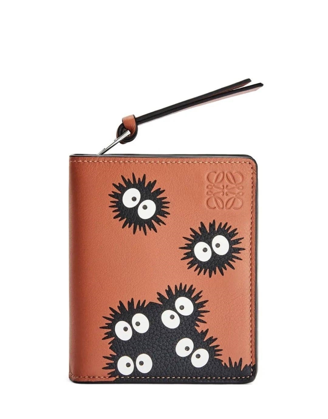 LOEWE即将带来《龙猫》系列合作,下月正式发售!