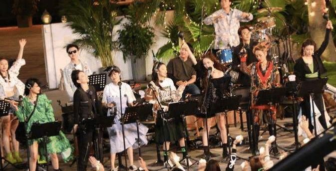  咖位|《浪姐》新团综开播，疑似按咖位分歌曲，李斯丹妮粉丝集体抗议！
