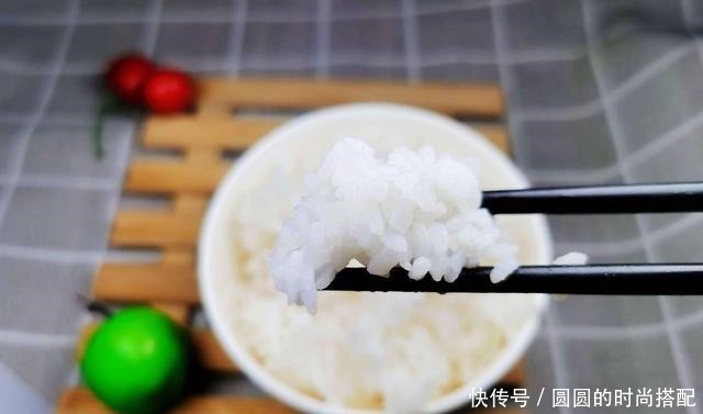 大米的天敌被发现,煮米饭的时候加点它,米饭软糯香甜,晶莹剔透