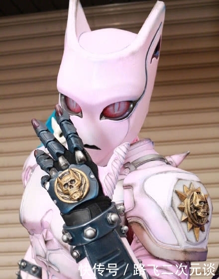 Jojo 岛国小哥cos替身 皇后杀手太像了 本人走出动漫 快资讯