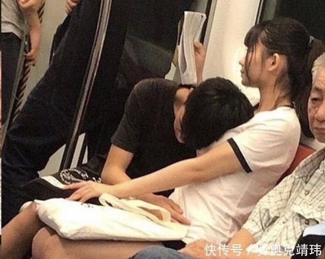人物|三次元进入二次元是种怎样的体验？美貌不够只能用动漫人物来充当