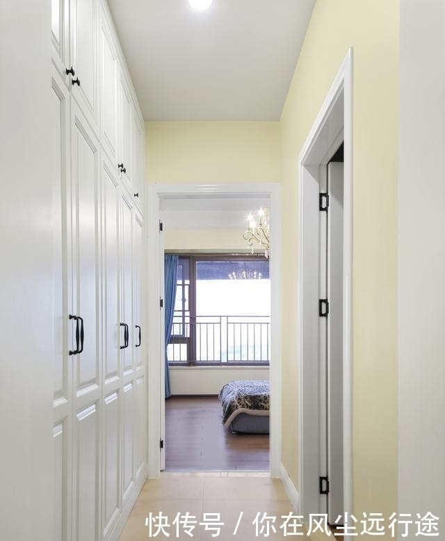 墙面|别把家里走廊过道浪费了,这样设计衣柜、书房都有了,漂亮还实用