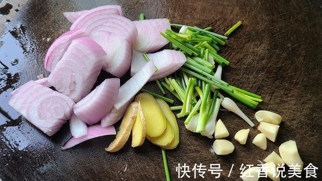 白灼虾别用水煮,老渔民教我一个做法,鲜香好吃,每次都吃光