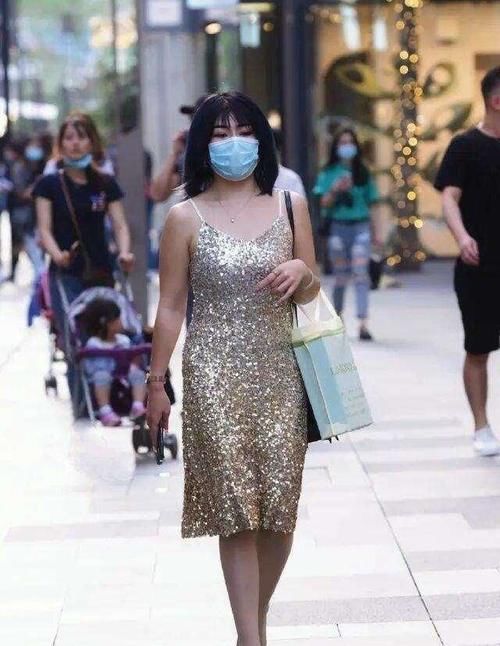 气质 瑜伽裤的打扮气质减龄又洋气，也可以很仙气，优雅气质尽显