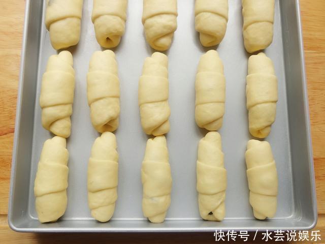 高筋面粉|学会用这种方法做面包,拉丝效果极佳,绵软又香醇,不信你也试试