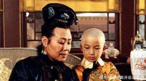 一个一年只洗一次澡的侍女死后,康熙皇帝下令按嫔礼办理丧事!