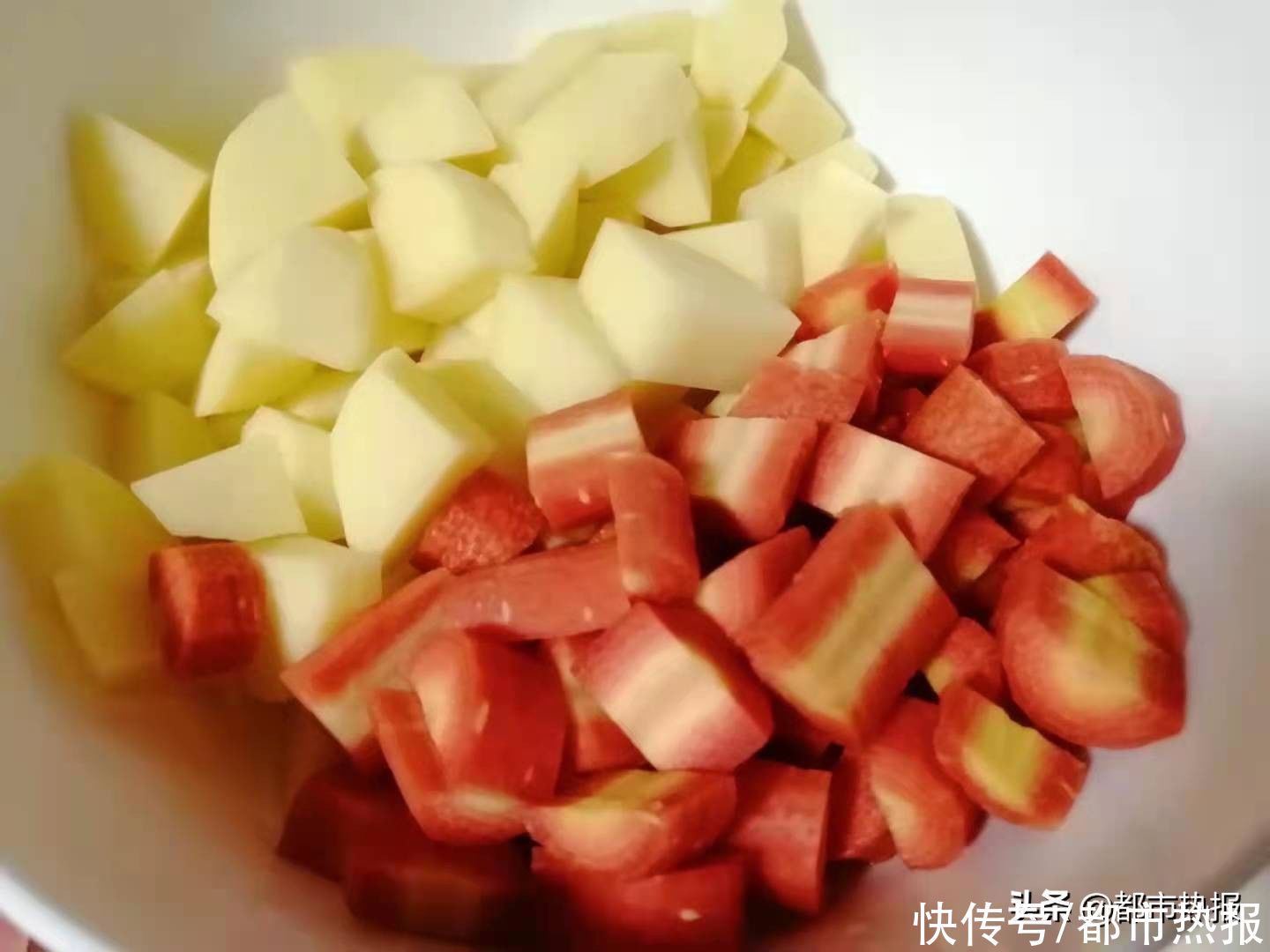 土豆|腊肉糯米饭 没下饭菜也能吃两碗