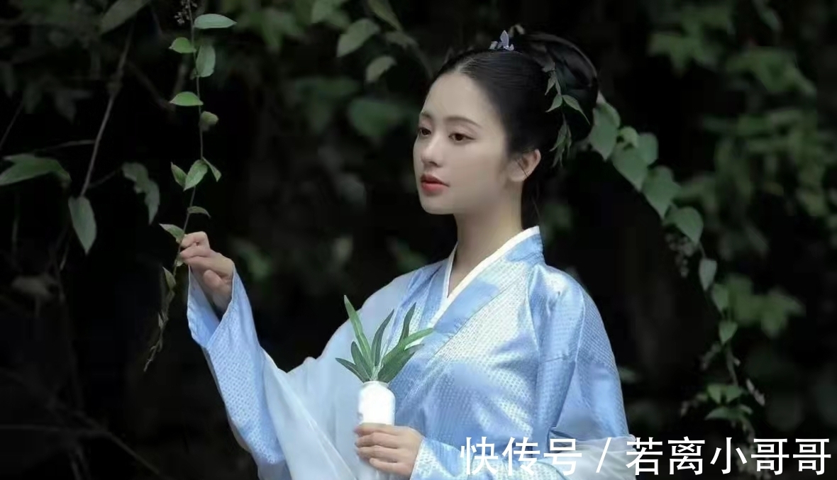 登高$七言绝句:别绪乡愁唯寄月,滴滴玉漏断人肠