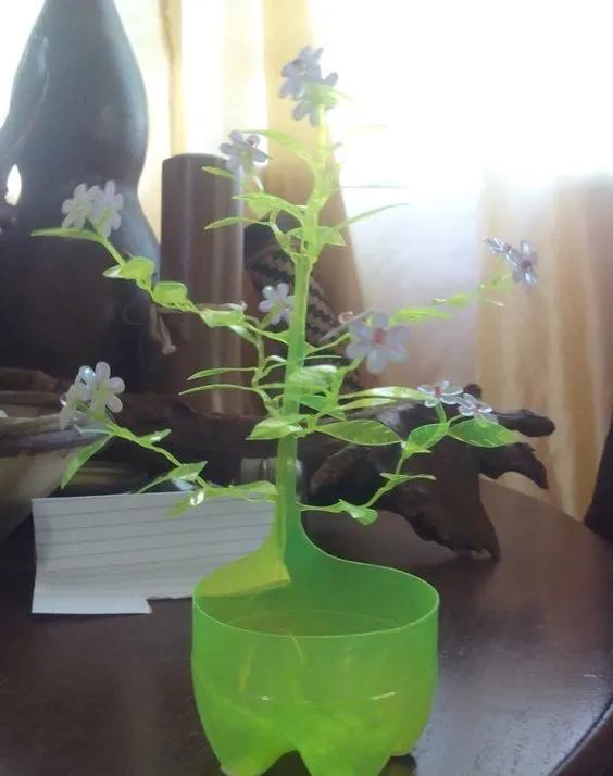 废旧的塑料瓶,不要扔,看手艺人动动手,就能“变身”唯美之作