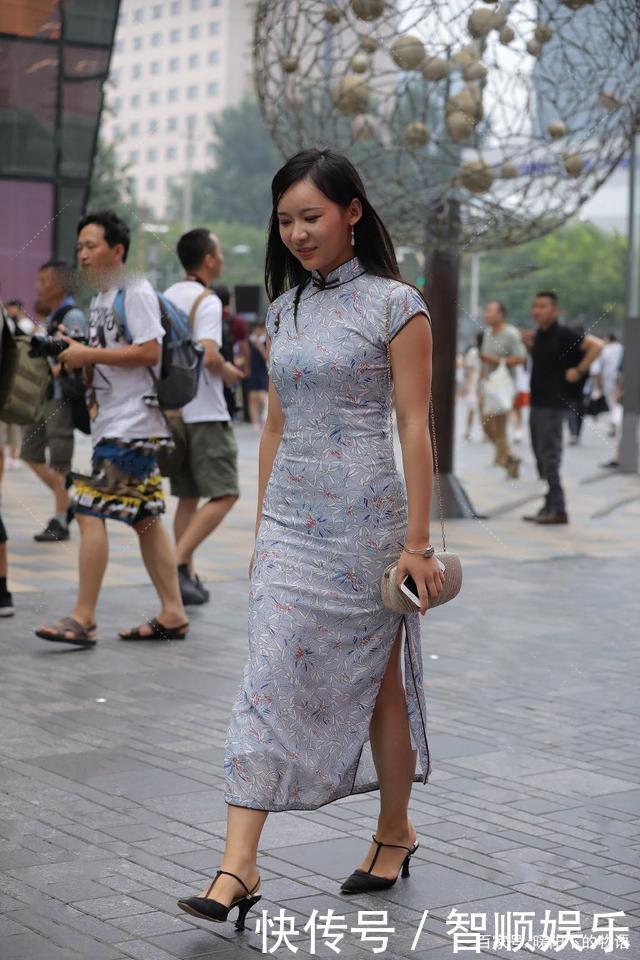 偶尔选择旗袍出行,让你分分钟秀出优雅吸睛的造型,雅致又耐看