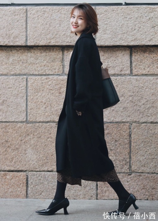 下半身|时髦的小个子女生今年都穿尖头鞋,精致大方还耐看,瞬间显高10cm