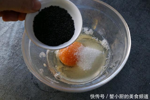 吃不完的吐司换一种新做法，转身就变成抢手美食，全家都爱吃